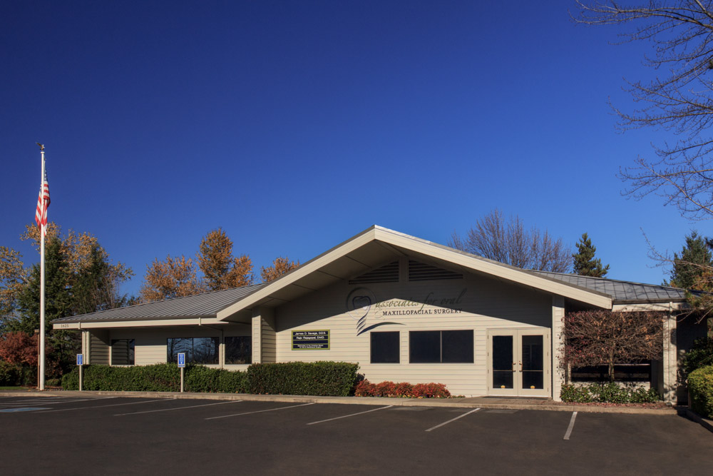 Contact Associates for Oral & Maxillofacial Surgery Medford OR